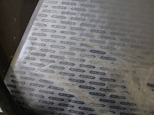 Máquina de estampado de papel de cigarrillos