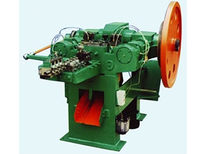 Máquina para la fabricación de remaches ciegos
